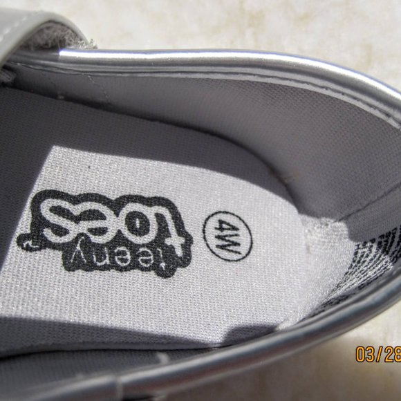 Bundle of Size 4 Girls Shoes - Picture 9 of 12